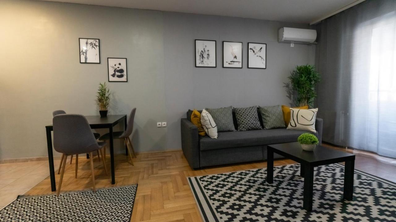 Central Fenix Apartment - Free Private Parking-Fast Wi-Fi Novi Sad Extérieur photo