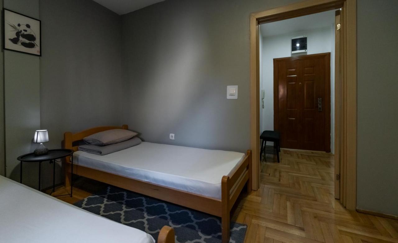 Central Fenix Apartment - Free Private Parking-Fast Wi-Fi Novi Sad Extérieur photo